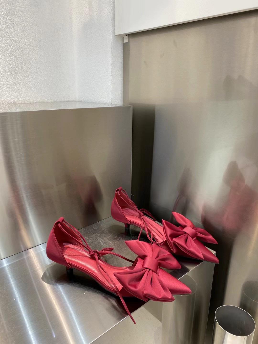 модные женские сандалии с острым носком, летние туфли, тонкие туфли на среднем каблуке, ремешок на щиколотке, дизайн с бантом, черные, красные, бежевые, дизайн с бантом, милые сандалии 7.5 красный
модные женские сандалии с острым носком, летние туфли, тонкие туфли на среднем каблуке, ремешок на щиколотке, дизайн с бантом, черные, красные, бежевые, дизайн с бантом, милые сандалии 7.5 красный