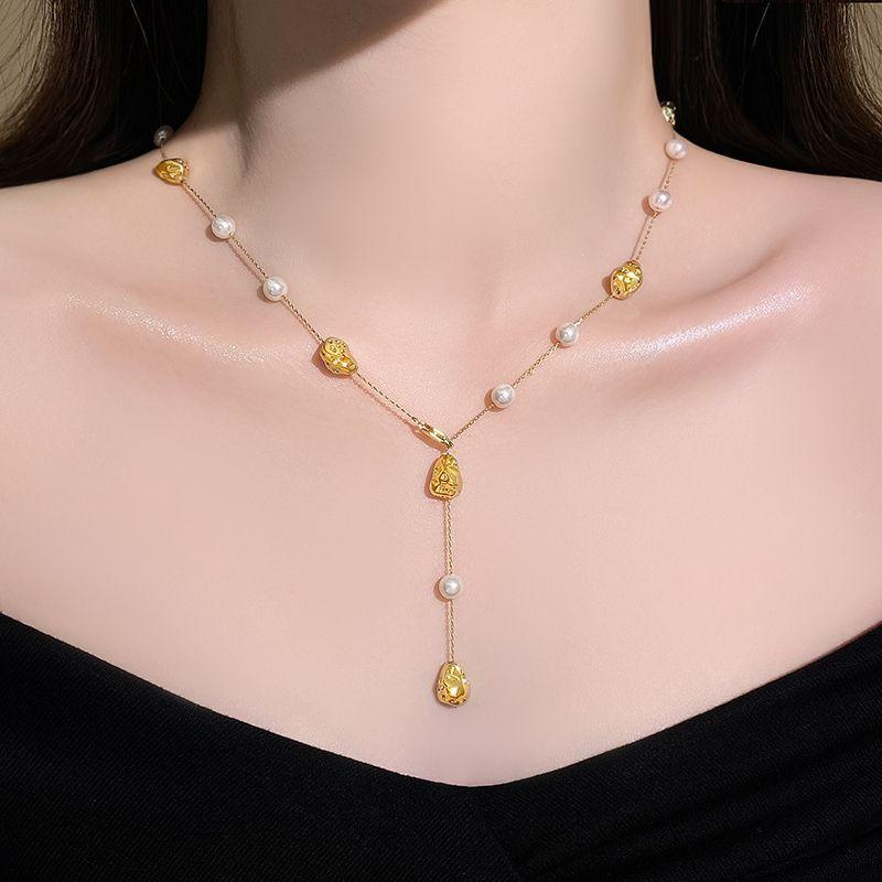 Light Luxury High-end Gypsy Pearl Necklace Female Fringed Collarbone Neck Chain Accessories
Light Luxury High-end Gypsy Pearl Necklace Female Fringed Collarbone Neck Chain Accessories