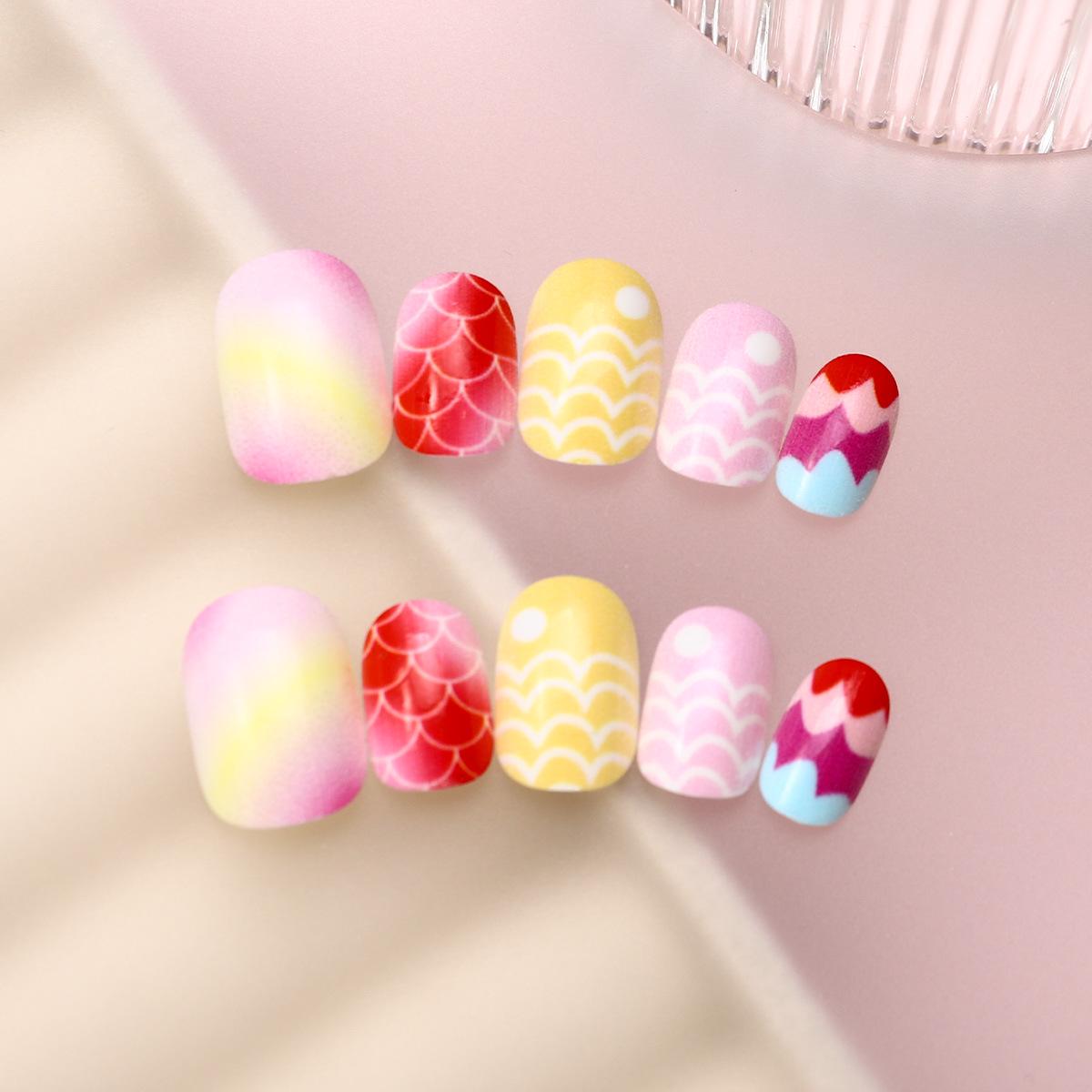 Xiaohongshu Kids Wearable Nail Tips: 24 Short, Wavy, Detachable Manicure with Jelly Glue Style
Xiaohongshu Kids Wearable Nail Tips: 24 Short, Wavy, Detachable Manicure with Jelly Glue Style