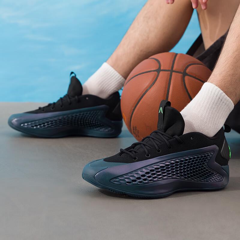 Adidas Unisex Seasonal Basketball Shoes JQ6135 42.5
Adidas Unisex Seasonal Basketball Shoes JQ6135 42.5