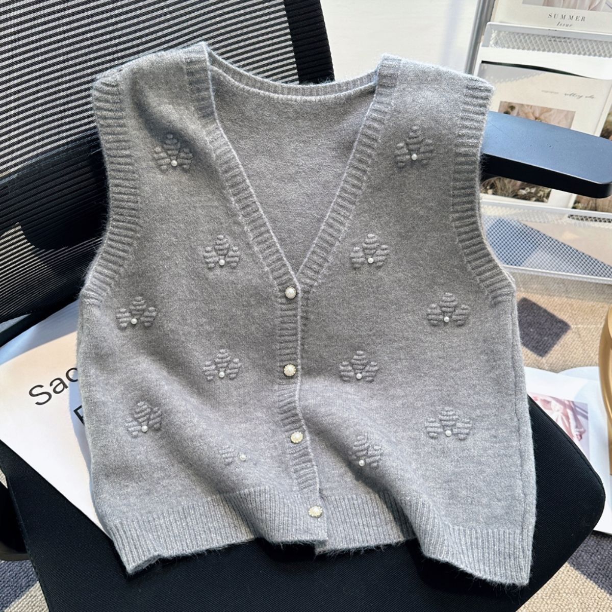 Design Sense Sleeveless Knitted Vest Women s Spring Short V-neck Gilet Top Cardigan S сірий колір
Design Sense Sleeveless Knitted Vest Women s Spring Short V-neck Gilet Top Cardigan S сірий колір