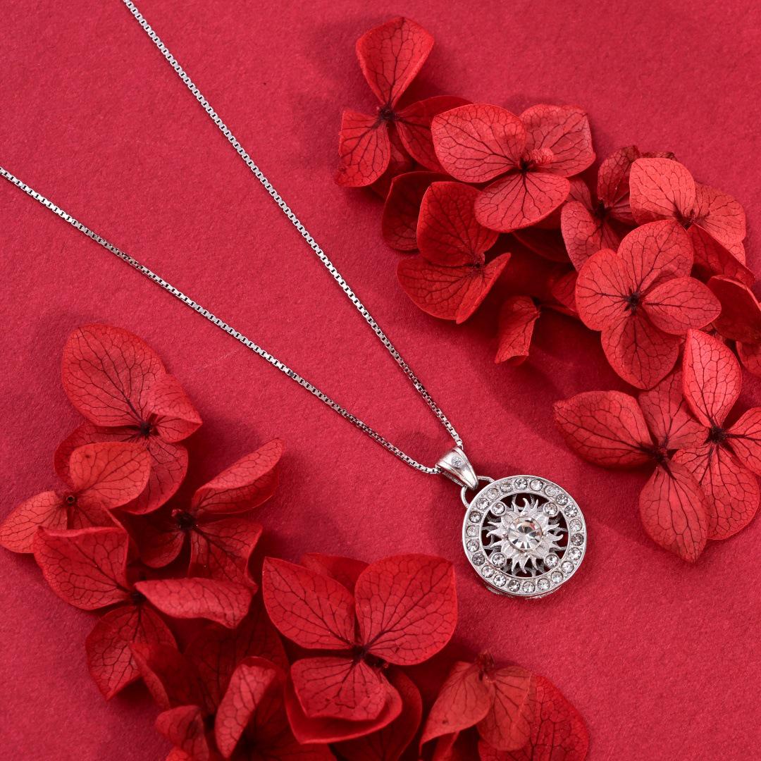 Sterling Silver Sun Compass Pendant Necklace with Diamond Inlay - Exquisite Light Luxury Design X104 925 Silver платиновий
Sterling Silver Sun Compass Pendant Necklace with Diamond Inlay - Exquisite Light Luxury Design X104 925 Silver платиновий