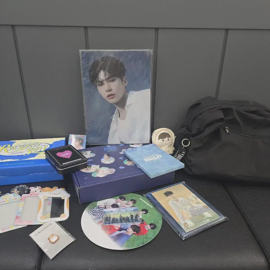 Мы продаем официальный мерч Zerobaseone партиями
Мы продаем официальный мерч Zerobaseone партиями