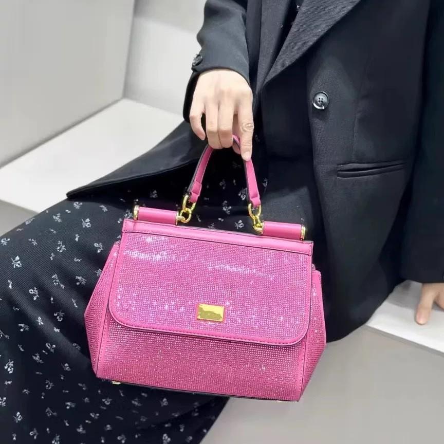 2025 Luxury Women s Handbag: High-End, Versatile Shoulder & Messenger Bag with Diamonds сірий колір
2025 Luxury Women s Handbag: High-End, Versatile Shoulder & Messenger Bag with Diamonds сірий колір