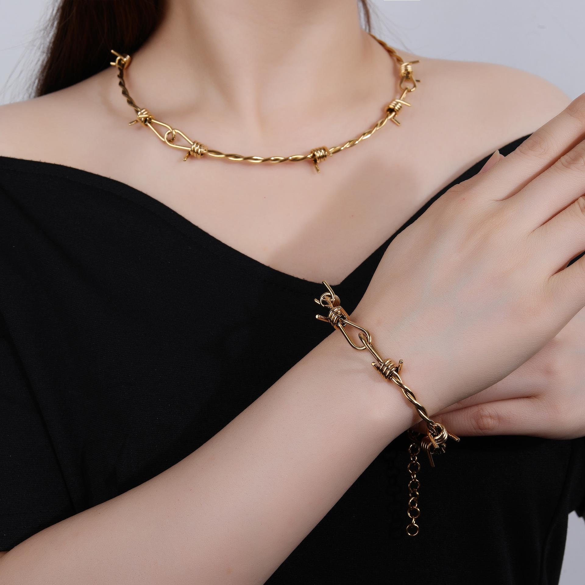 Stainless Steel Thorns Hip Hop Necklace & Bracelet: Vintage Cold Style for Men & Women Steel Bracelet 25cm
Stainless Steel Thorns Hip Hop Necklace & Bracelet: Vintage Cold Style for Men & Women Steel Bracelet 25cm