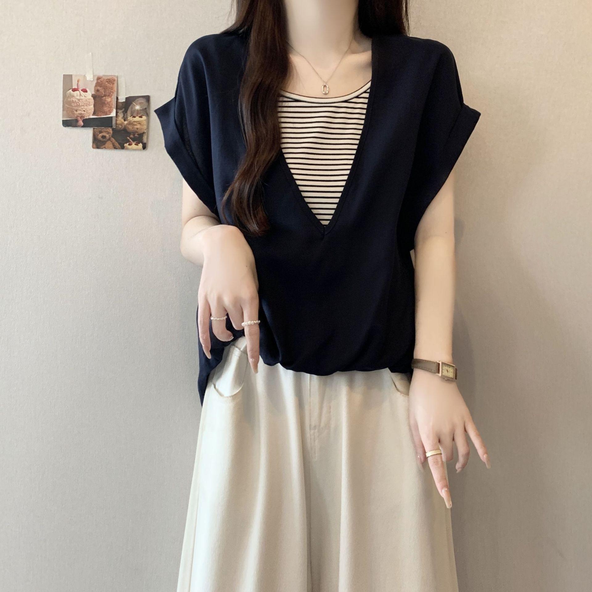 Plus Size Color Block Striped Two-Piece Short Sleeve Slimming T-Shirt for Women - Summer Fashion Trend S (Recommended for 60-80 lbs) темно-синього кольору
Plus Size Color Block Striped Two-Piece Short Sleeve Slimming T-Shirt for Women - Summer Fashion Trend S (Recommended for 60-80 lbs) темно-синього кольору