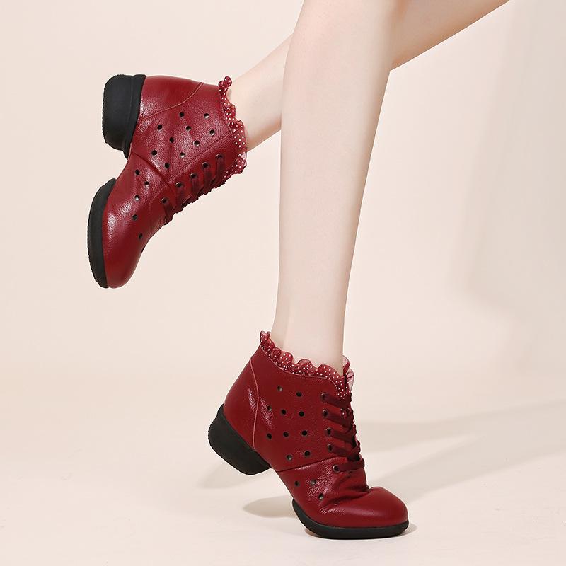 Autumn new dance shoes women s adult square dance shoes middle heel soft sole sailor dance shoes hollow lace 2025 41
Autumn new dance shoes women s adult square dance shoes middle heel soft sole sailor dance shoes hollow lace 2025 41