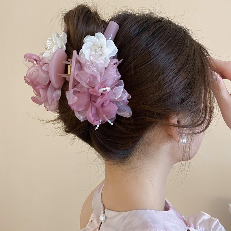 Mesh fabric flower pearl hair catch fairy style niche versatile hairpin fashion high sense simple hair accessories
Mesh fabric flower pearl hair catch fairy style niche versatile hairpin fashion high sense simple hair accessories