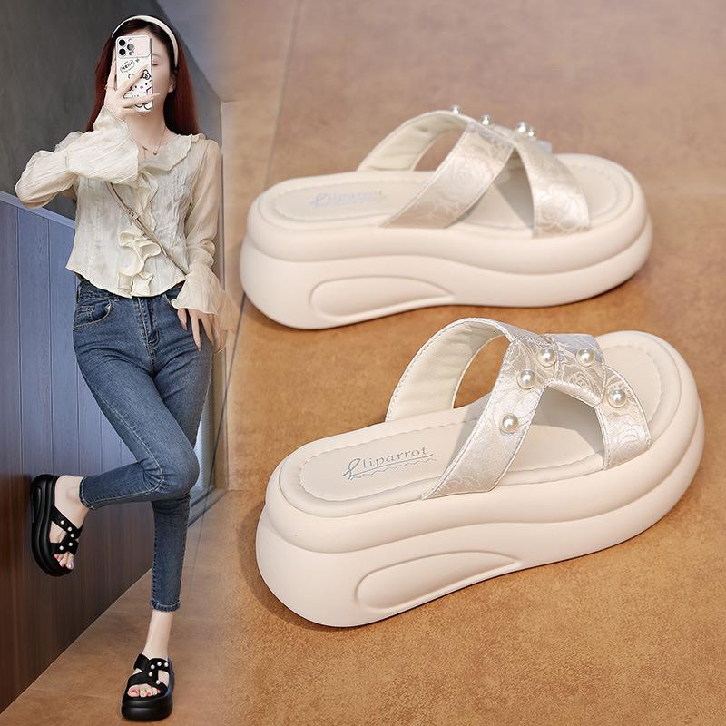 Thick-soled muffin cool slippers for women s summer wear 2025 new fashion and high-end sense super fire height increase with skirt beach shoes 40 бежевый
Thick-soled muffin cool slippers for women s summer wear 2025 new fashion and high-end sense super fire height increase with skirt beach shoes 40 бежевый