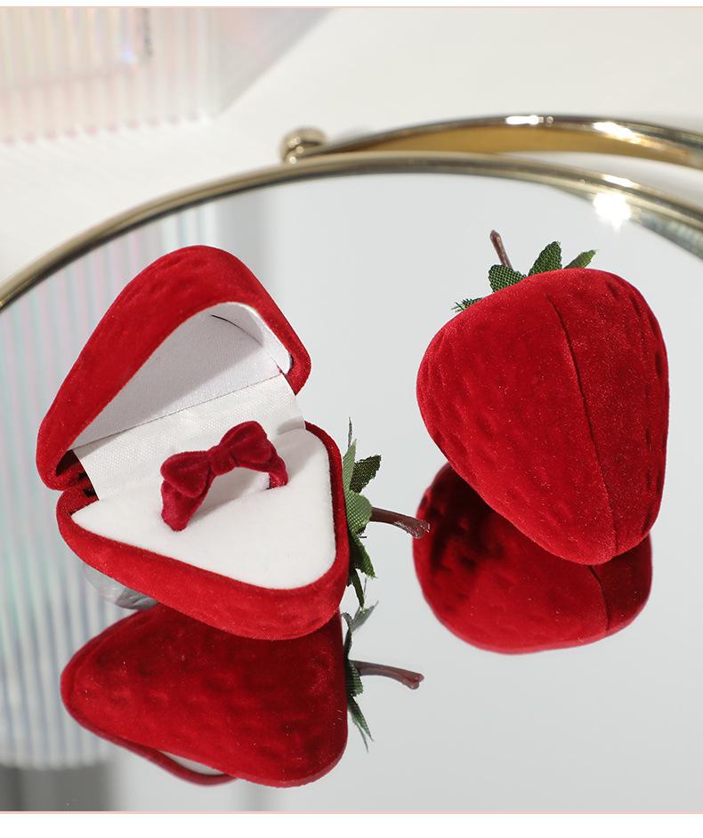 Extremely Cost-effective Strawberry Ring Box, Children s Cute Jewelry Box, Plush Storage Box, Gift Box, Jewelry Box
Extremely Cost-effective Strawberry Ring Box, Children s Cute Jewelry Box, Plush Storage Box, Gift Box, Jewelry Box