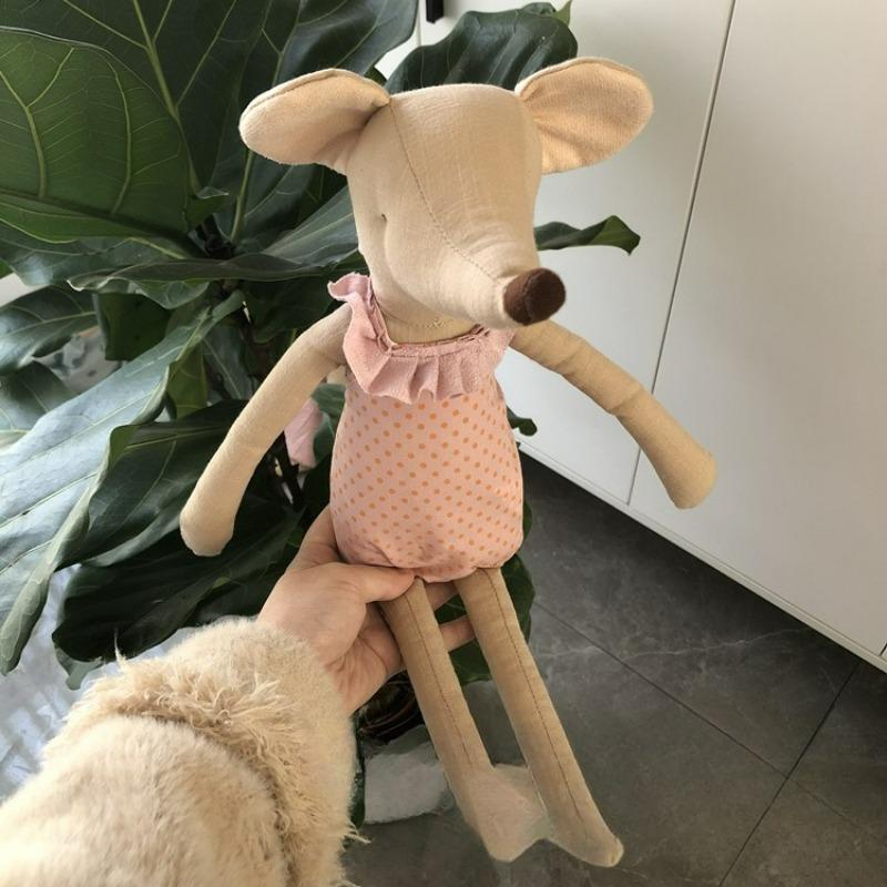 2026 New Kids Doll Toys Cute Soft Mouse Plush Doll Soothing Toy Decor & Photo Prop Stuffed Animal 45cm розовый
2026 New Kids Doll Toys Cute Soft Mouse Plush Doll Soothing Toy Decor & Photo Prop Stuffed Animal 45cm розовый