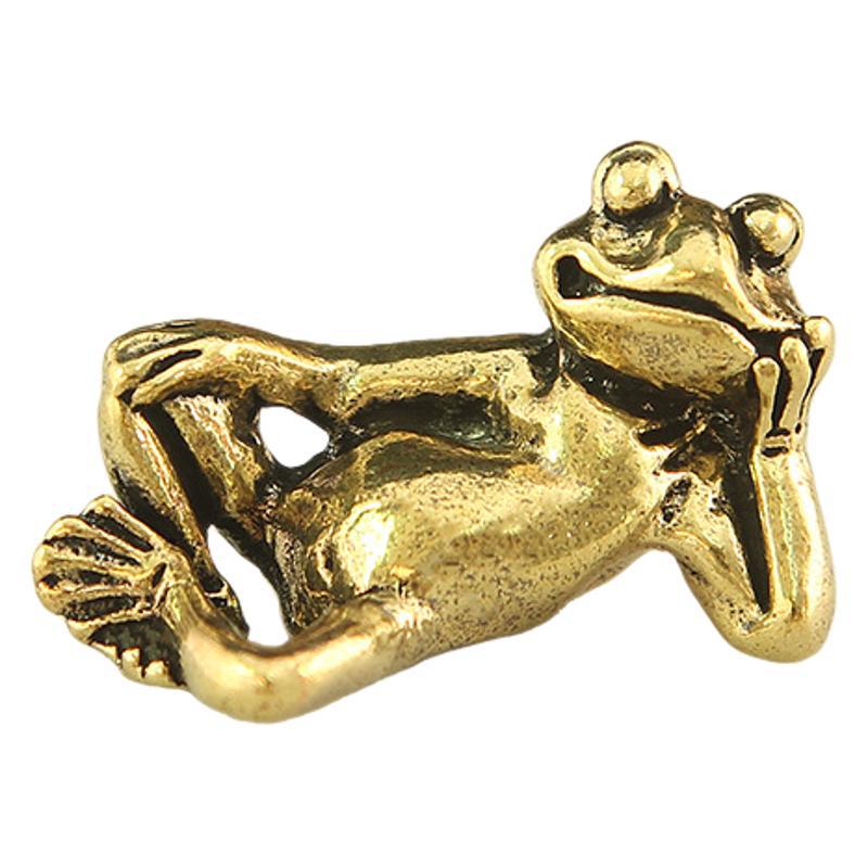A Vintage Brass Frog Statue Cross-legged Thinking Pose For Retro Home And Office Decoration 1PC
A Vintage Brass Frog Statue Cross-legged Thinking Pose For Retro Home And Office Decoration 1PC