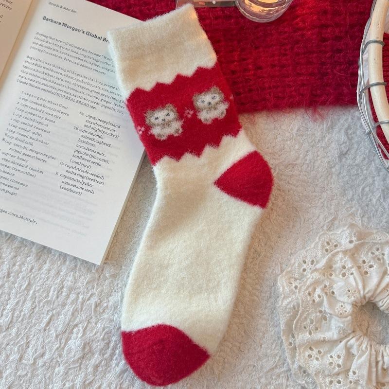 Cartoon Red Socks Children s Thickened Warm Fur-lined Mid-Calf Socks for Keeping Warm During The New Year and Celebrating Festively 1 pair
Cartoon Red Socks Children s Thickened Warm Fur-lined Mid-Calf Socks for Keeping Warm During The New Year and Celebrating Festively 1 pair