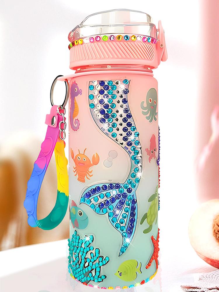Water Bottle Kits Pretty Colorful Kids Water Bottle Gifts Safe Mermaid Water Bottle with Stickers Attractive Decorate 600ml
Water Bottle Kits Pretty Colorful Kids Water Bottle Gifts Safe Mermaid Water Bottle with Stickers Attractive Decorate 600ml