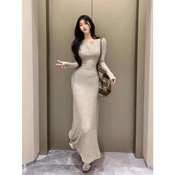 Large size French Spice Girl knitted black dress autumn new neck V-neck high waist hip wrap show collarbone XL
Large size French Spice Girl knitted black dress autumn new neck V-neck high waist hip wrap show collarbone XL