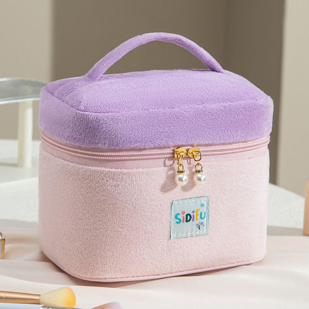 Square Plush Makeup Bag Plush Portable Storage Bag Organizer Case Handheld Cosmetic Case Outdoor помаранчевий
Square Plush Makeup Bag Plush Portable Storage Bag Organizer Case Handheld Cosmetic Case Outdoor помаранчевий