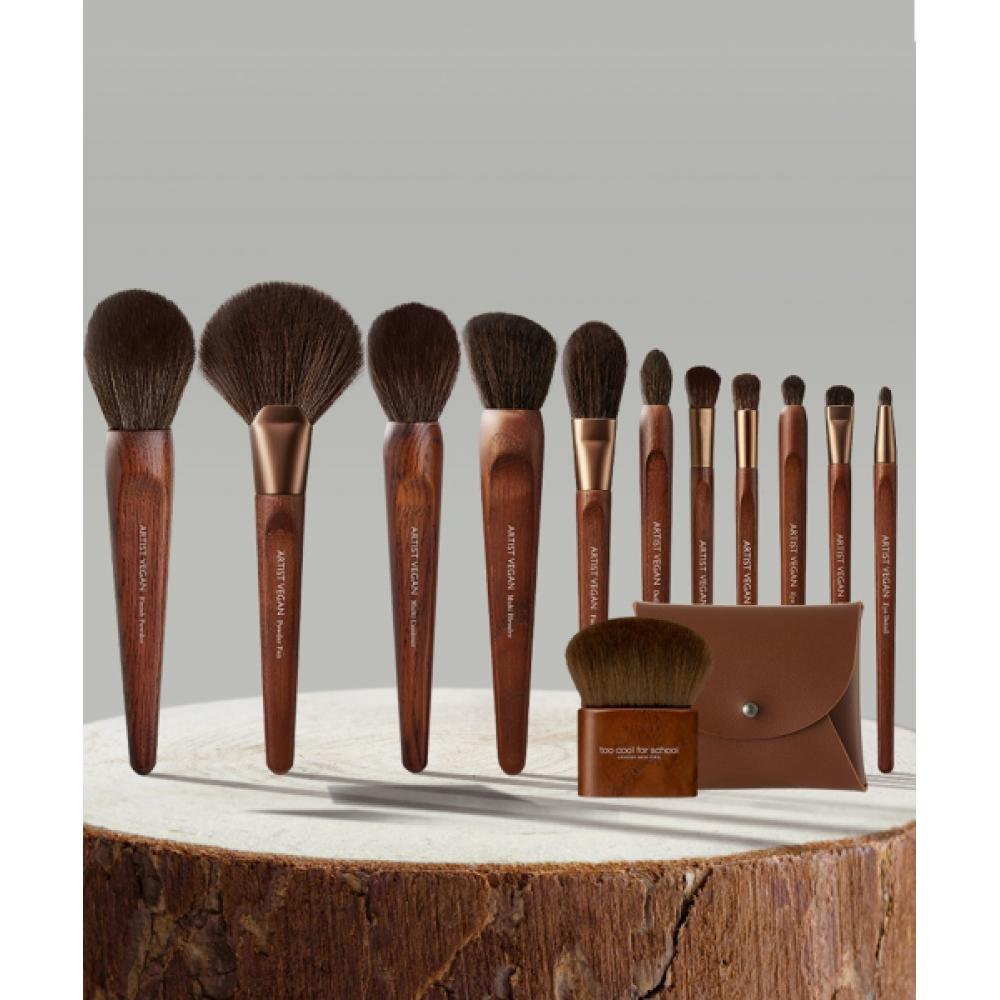 Too Cool For School Веганський пензель Художник Художній клас vegan pocket powder brush
Too Cool For School Веганський пензель Художник Художній клас vegan pocket powder brush