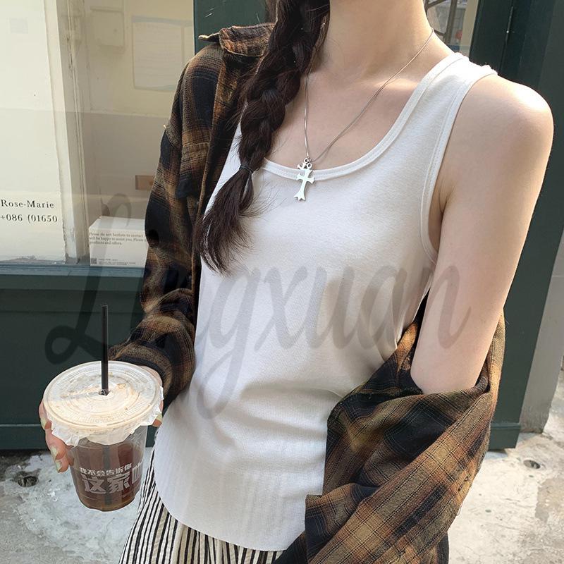 Women s U-Neck White Mid-Length Slim Tank Camisole - Summer Sleeveless Top S білий
Women s U-Neck White Mid-Length Slim Tank Camisole - Summer Sleeveless Top S білий