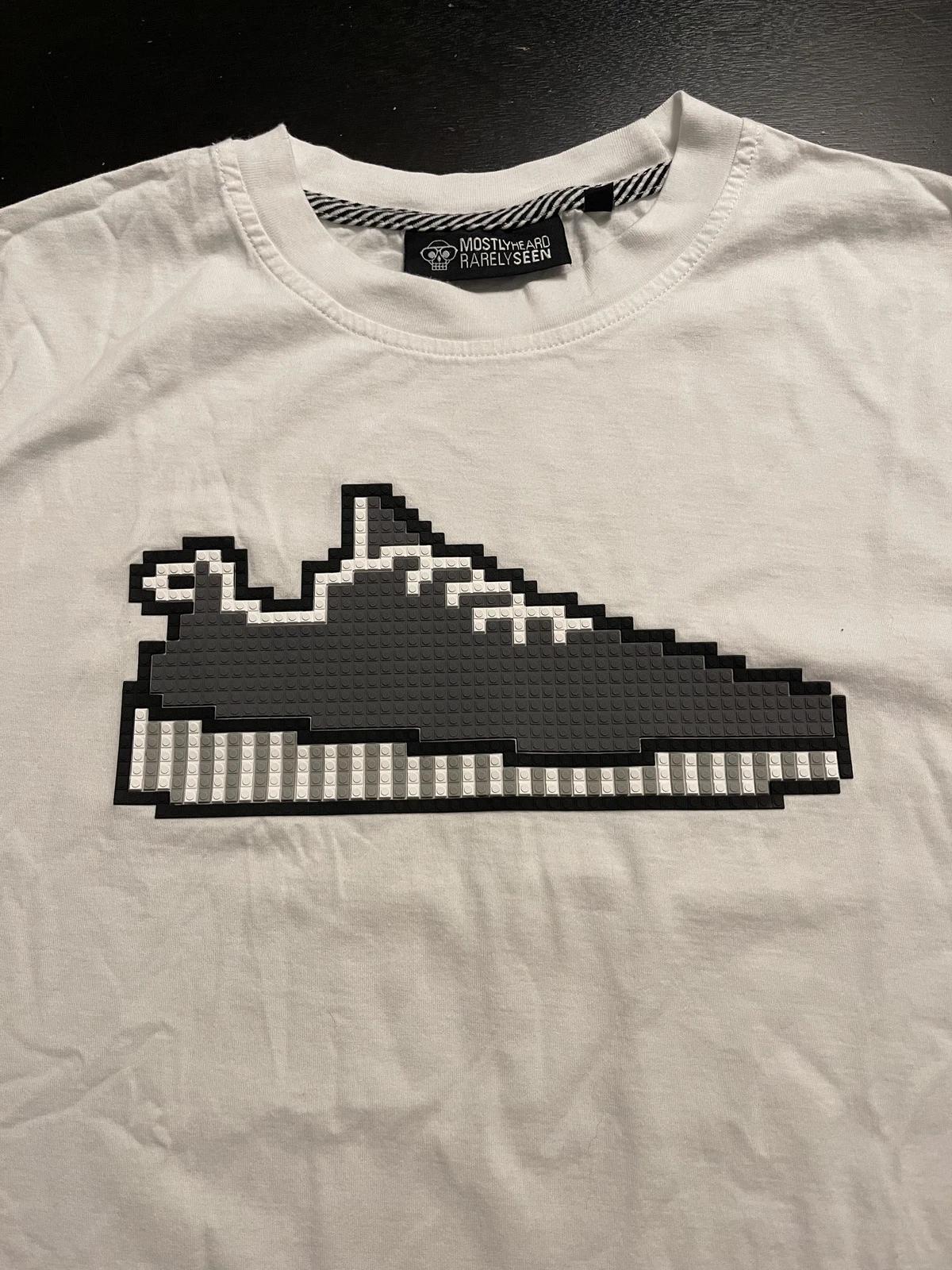 8 Bit Mostly Heard Rarely Seen Sneaker 100% Cotton T-shirt Mens Tees Top, Size: Large XL
8 Bit Mostly Heard Rarely Seen Sneaker 100% Cotton T-shirt Mens Tees Top, Size: Large XL
