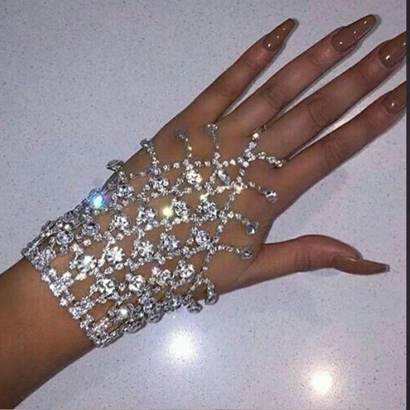 Exquisite Rhinestone Tassel Bracelet: Versatile European & American Style for Wrist or Ankle
Exquisite Rhinestone Tassel Bracelet: Versatile European & American Style for Wrist or Ankle