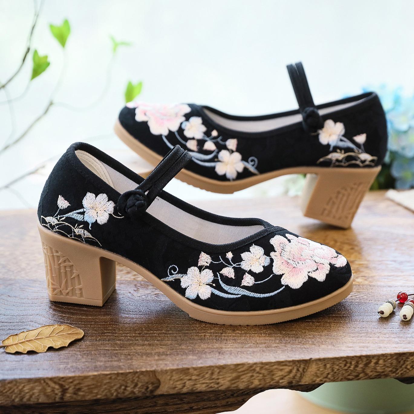 High heels women s shoes square heel light mouth round head embroidery sexy and thin nightclub single shoes wedding shoes 35
High heels women s shoes square heel light mouth round head embroidery sexy and thin nightclub single shoes wedding shoes 35