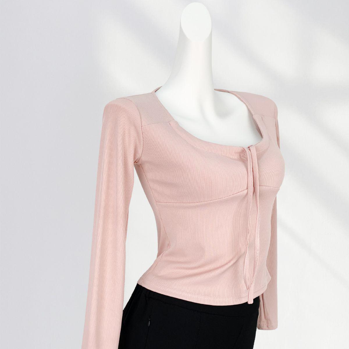 Chic Peach Pink U-Neck Women s Long-Sleeve Tie-Up Top XL (Recommended 116-128 lbs)
Chic Peach Pink U-Neck Women s Long-Sleeve Tie-Up Top XL (Recommended 116-128 lbs)