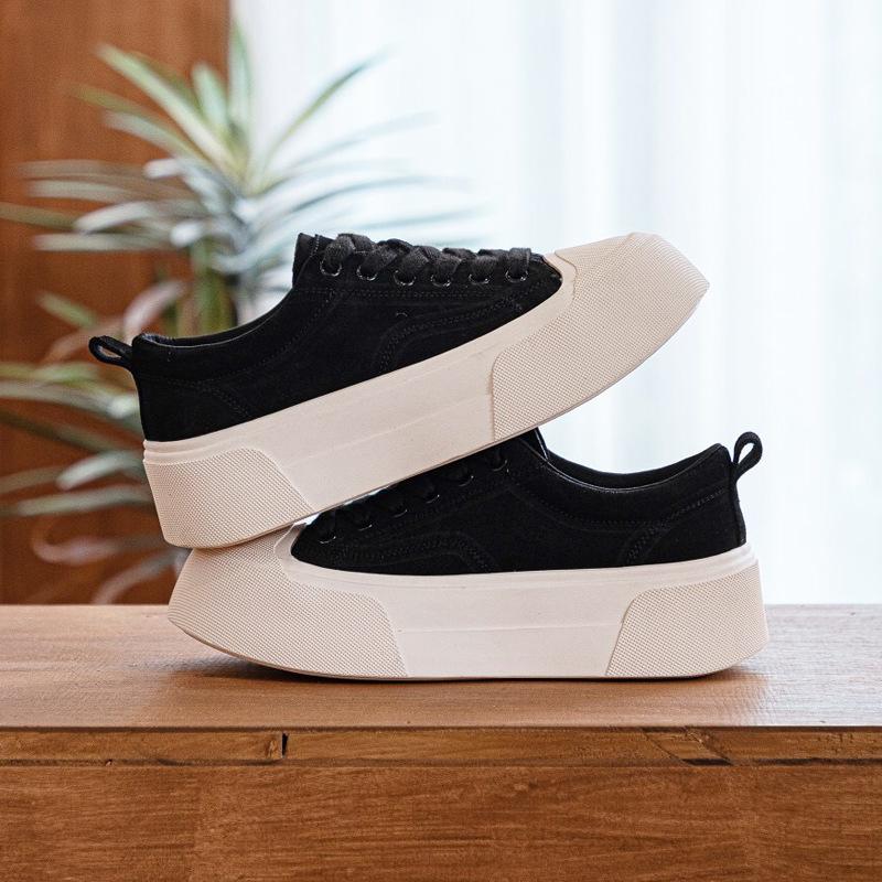 Leather thick sole small height increasing board shoes women s biscuit shoes 2026 spring new casual white shoes 40
Leather thick sole small height increasing board shoes women s biscuit shoes 2026 spring new casual white shoes 40