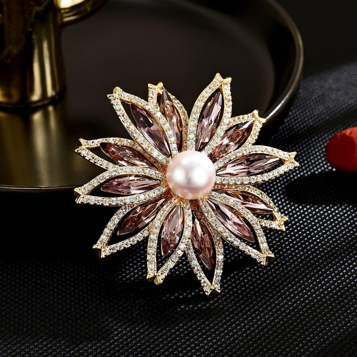 Women s Light Luxury Design Elegant Small Fragrance Style Sunflower Brooch Fashionable Versatile Niche Design Brooch
Women s Light Luxury Design Elegant Small Fragrance Style Sunflower Brooch Fashionable Versatile Niche Design Brooch