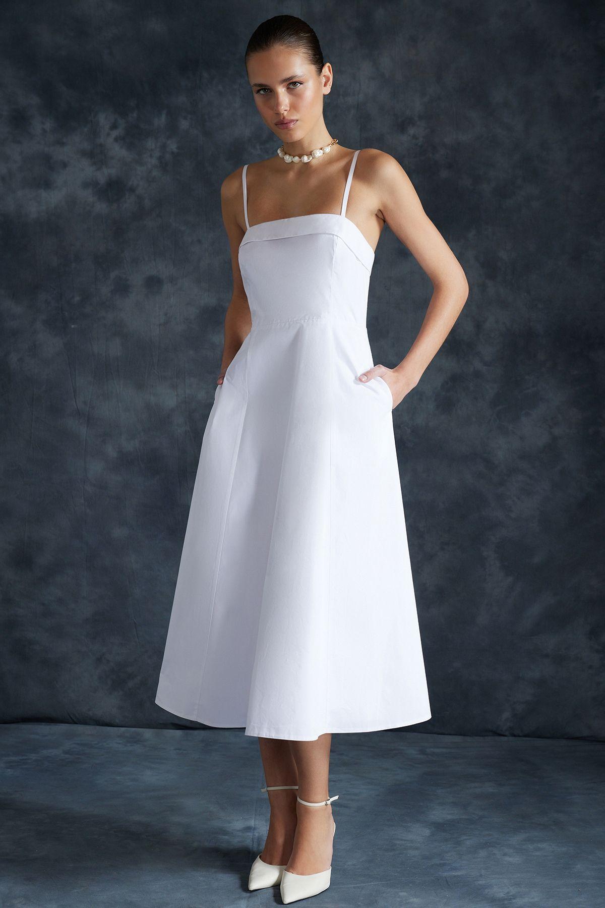 Women s Fashion 100% Cotton Poplin Midi Woven Dress with White Skirt Opening at the Waist XS
Women s Fashion 100% Cotton Poplin Midi Woven Dress with White Skirt Opening at the Waist XS