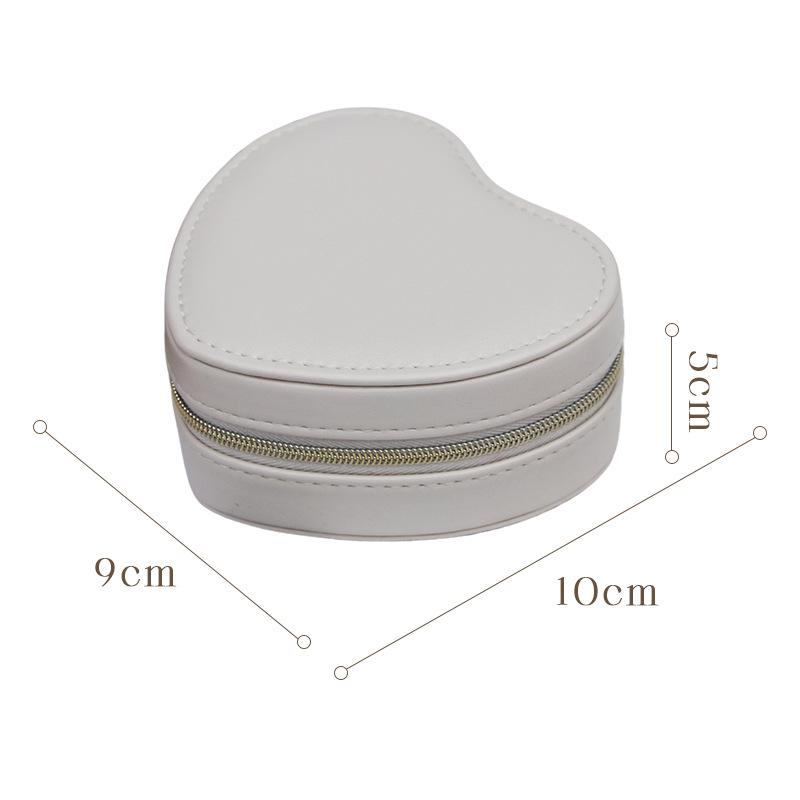 Heart-Shaped Leather Jewelry Box: Elegant, Portable, and Exclusive Earring Storage 10x9x5cm
Heart-Shaped Leather Jewelry Box: Elegant, Portable, and Exclusive Earring Storage 10x9x5cm