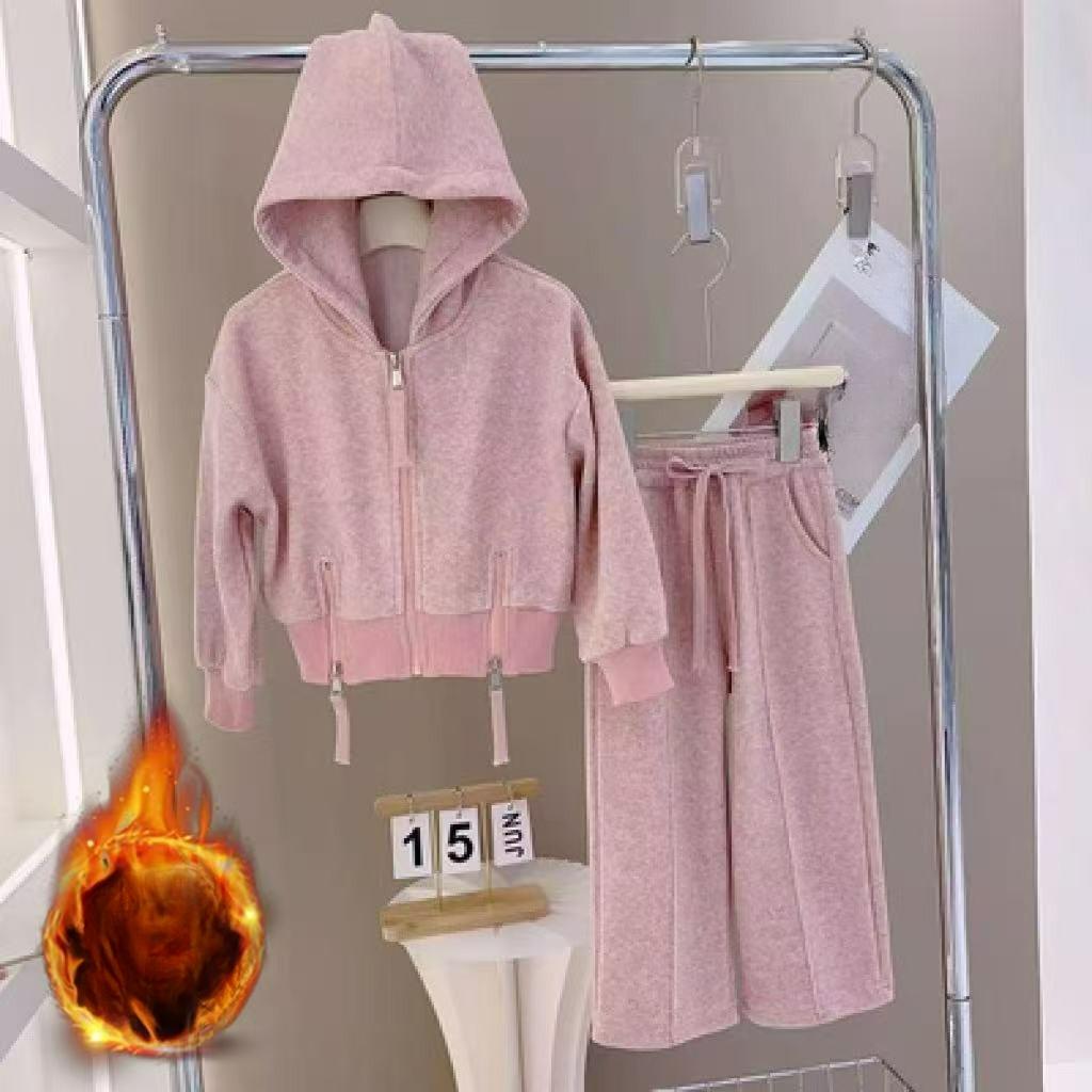 Children s Clothing, Girls Suits, Winter Clothes, Big Children s Long-sleeved Hooded Jackets, Wide-leg Pants, Two-piece Warm Sportswear for Students 120 рожевий
Children s Clothing, Girls Suits, Winter Clothes, Big Children s Long-sleeved Hooded Jackets, Wide-leg Pants, Two-piece Warm Sportswear for Students 120 рожевий