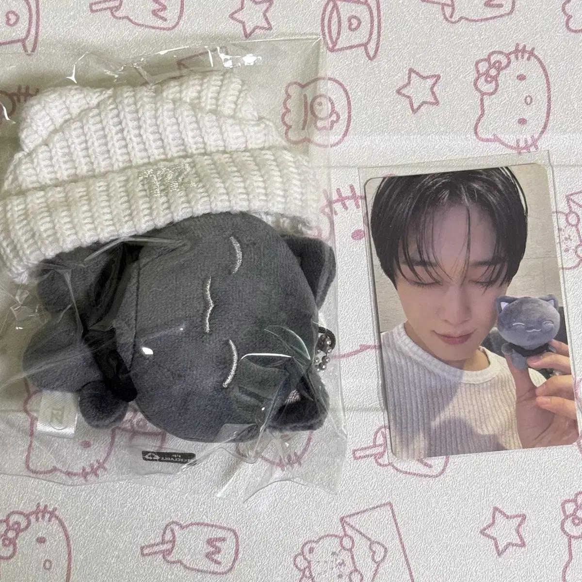 Кукла Джей Джуён из The Theboyz Generation
Кукла Джей Джуён из The Theboyz Generation