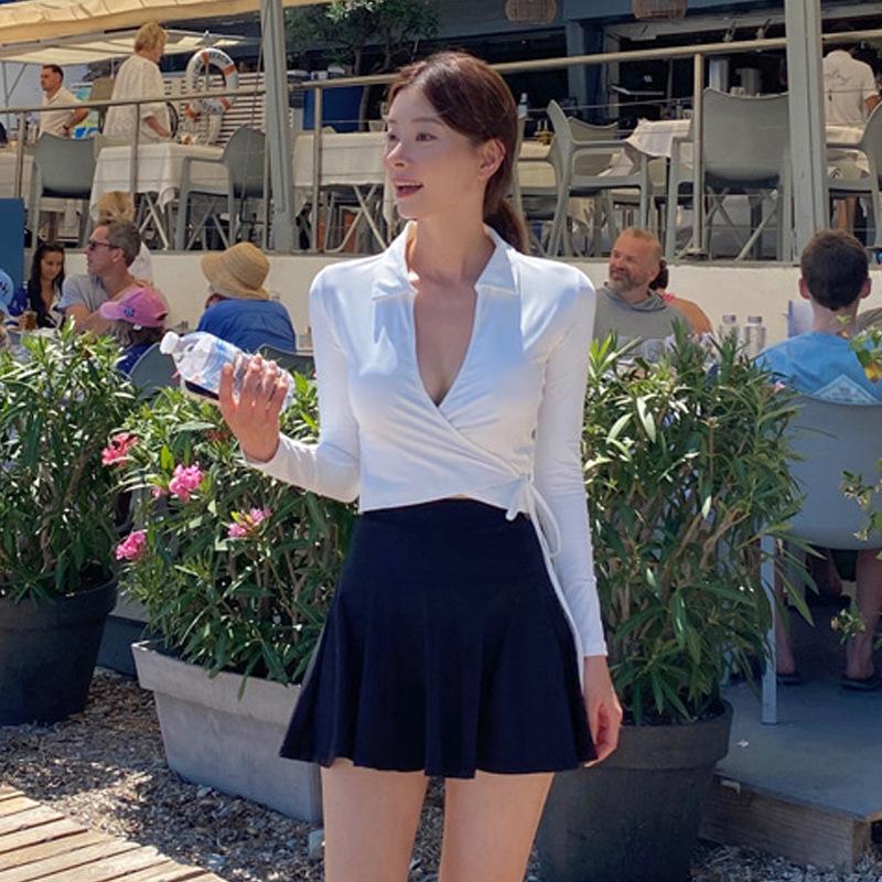 Black & White Color Block Long Sleeve Split Triangle Strap Skirt Bodycon Slimming Swimsuit Set Medium
Black & White Color Block Long Sleeve Split Triangle Strap Skirt Bodycon Slimming Swimsuit Set Medium