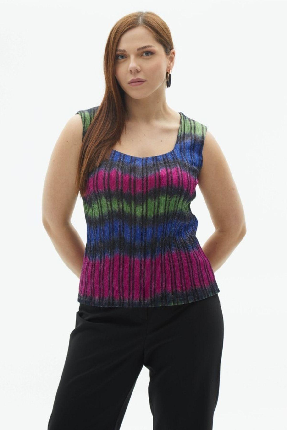 Женская блузка большого размера, блузка в блестящую полоску с квадратным вырезом больших размеров
Женская блузка большого размера, блузка в блестящую полоску с квадратным вырезом больших размеров