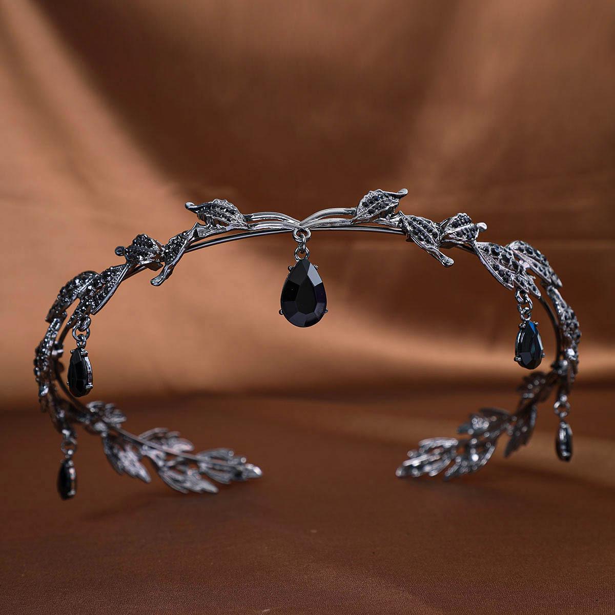 Діадема з листя зі стразами для весіль
Діадема з листя зі стразами для весіль