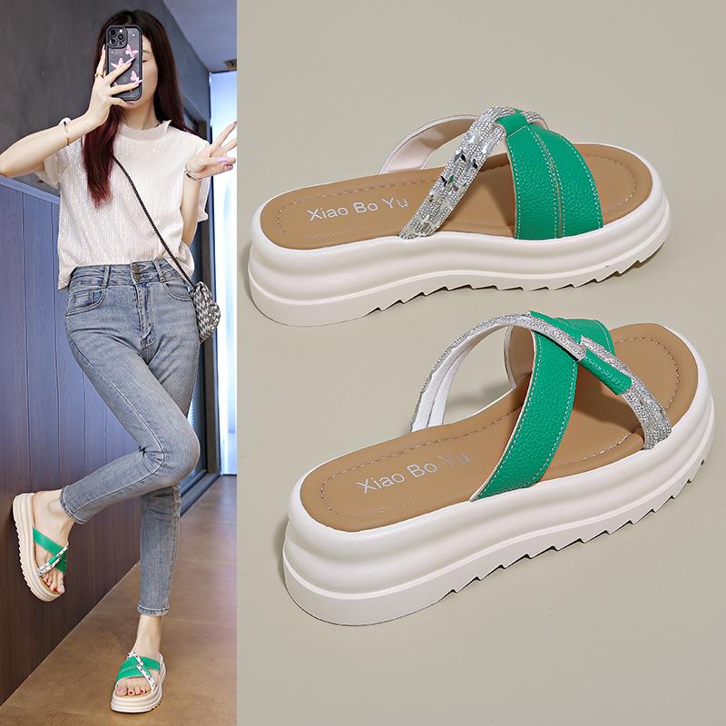 Thick-bottomed cool slippers women s 2025 summer new fashion outer wear casual cross-belt muffin beach cool slippers 34 зелёный
Thick-bottomed cool slippers women s 2025 summer new fashion outer wear casual cross-belt muffin beach cool slippers 34 зелёный
