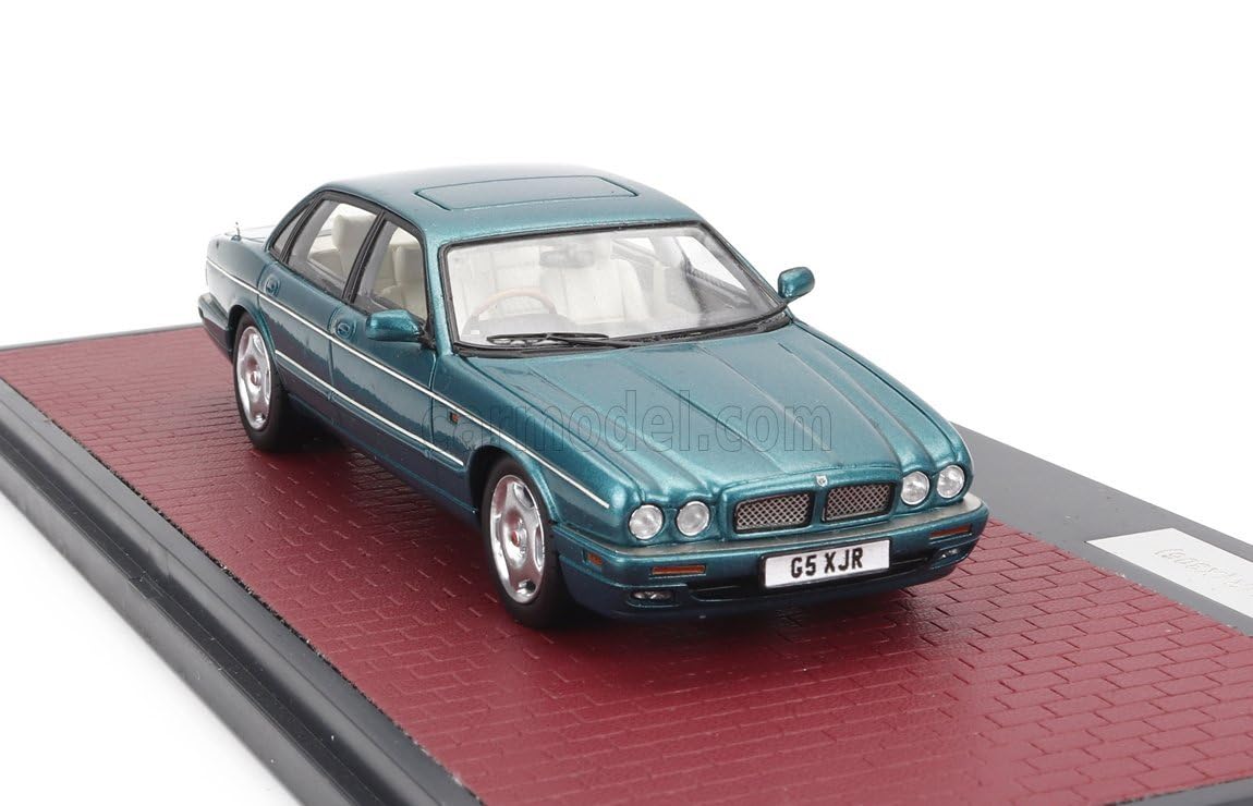 Miniature Car 1/43 Jaguar XJR MATRIX SCALE MODELS 1/43 JAGUAR XJR X300 1994 TURQUOISE BLUE MX41001-271 синий
Miniature Car 1/43 Jaguar XJR MATRIX SCALE MODELS 1/43 JAGUAR XJR X300 1994 TURQUOISE BLUE MX41001-271 синий