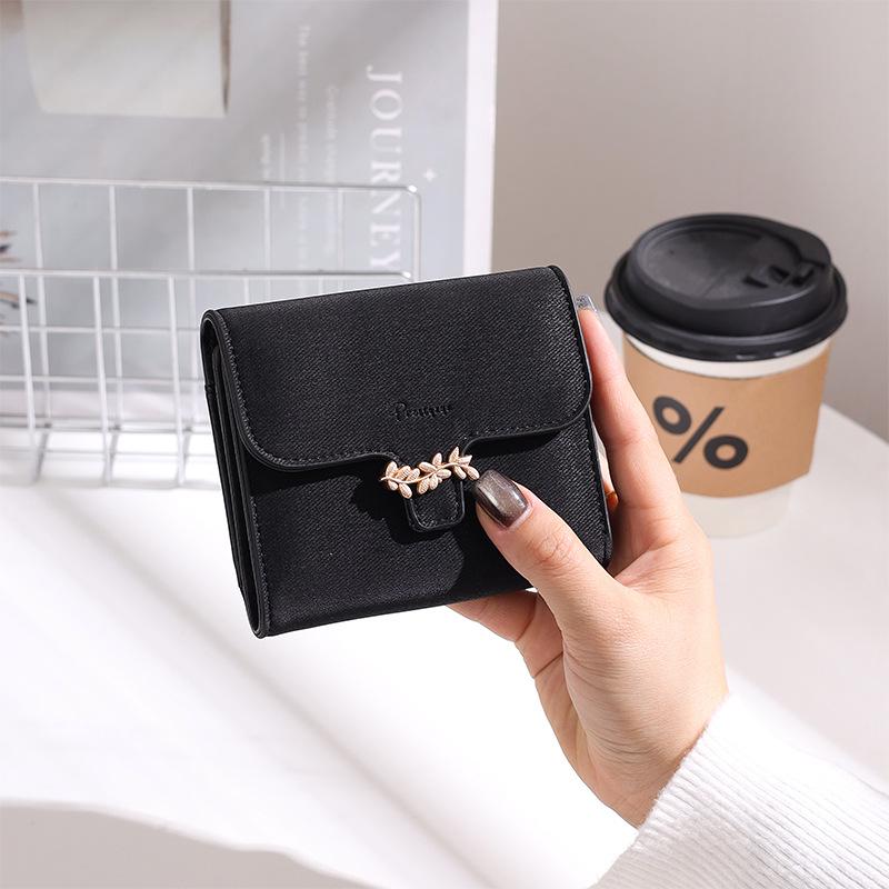 Hopper New Women s Solid Color Tri-Fold Wallet with Multiple Card Slots and Coin Purse
Hopper New Women s Solid Color Tri-Fold Wallet with Multiple Card Slots and Coin Purse