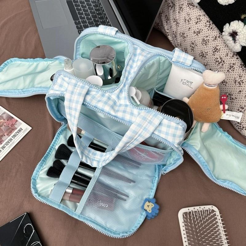 Large Cosmetic Storage Pouch Lightweight Toiletry Bag Durable Gym Handbag Skincare Products Makeup Organizer Travel Accessories
Large Cosmetic Storage Pouch Lightweight Toiletry Bag Durable Gym Handbag Skincare Products Makeup Organizer Travel Accessories