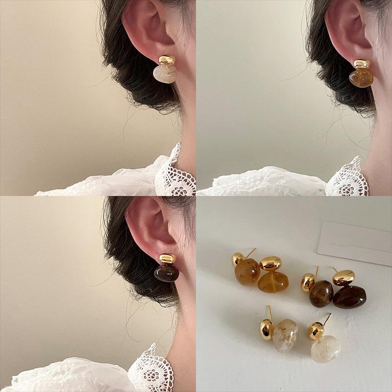 Retro Doudou stud earrings for women s high-end sense Maillard style earrings, autumn and winter fashion simple and versatile earrings
Retro Doudou stud earrings for women s high-end sense Maillard style earrings, autumn and winter fashion simple and versatile earrings