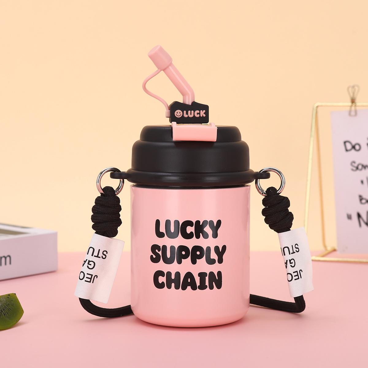 New Creative Straw Coffee Cup Girls Will Carry Back Rope Straw Drinking Cup Big Cap Double Drink Insulated Mug Durable Durable 500ml
New Creative Straw Coffee Cup Girls Will Carry Back Rope Straw Drinking Cup Big Cap Double Drink Insulated Mug Durable Durable 500ml