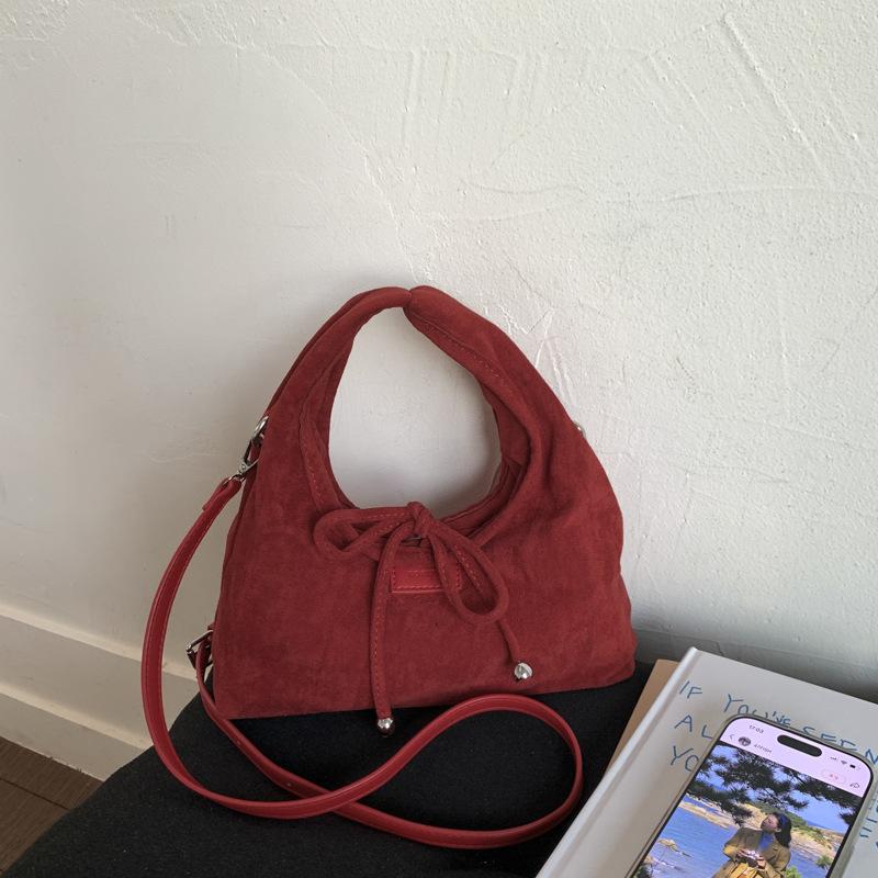 Сумка с бантом женская сумка 2025 новая осень корейская версия модная сумочка зарубежный стиль сумка через плечо сумка-мессенджер сумка-пельмень 24*8*13
Сумка с бантом женская сумка 2025 новая осень корейская версия модная сумочка зарубежный стиль сумка через плечо сумка-мессенджер сумка-пельмень 24*8*13