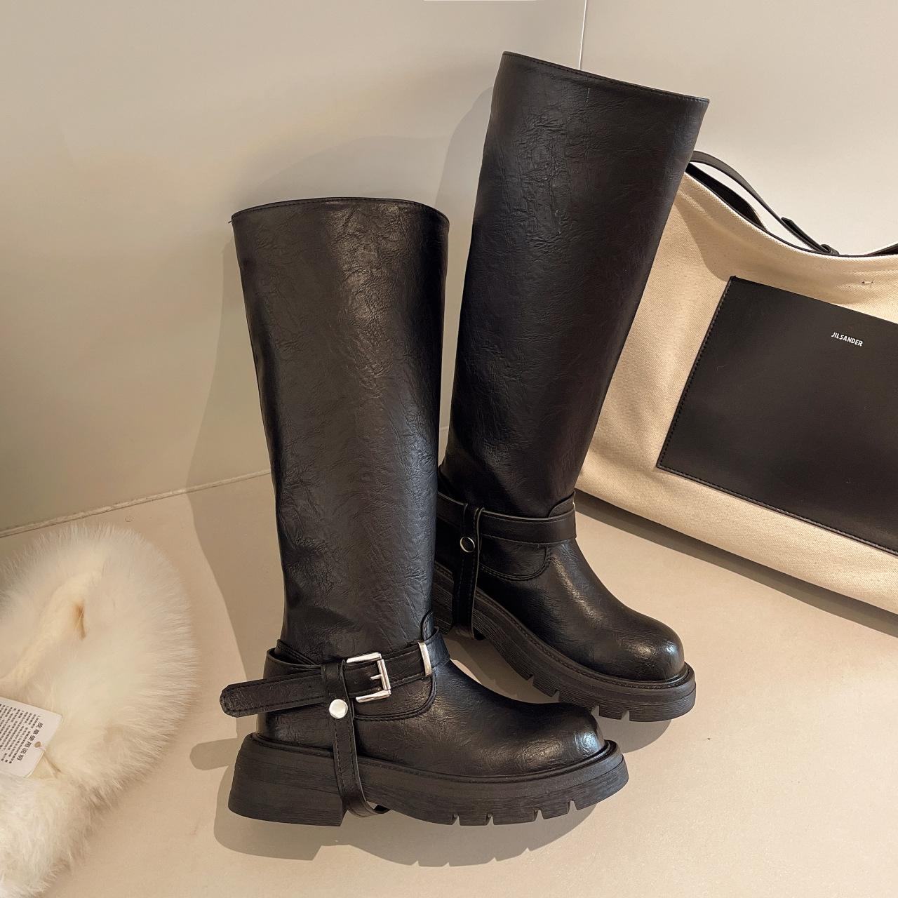 Thick-soled retro fashion high-end boots 2025 autumn and winter women s boots thick heel high tube height and thinness comfortable knight boots 40 чорний
Thick-soled retro fashion high-end boots 2025 autumn and winter women s boots thick heel high tube height and thinness comfortable knight boots 40 чорний