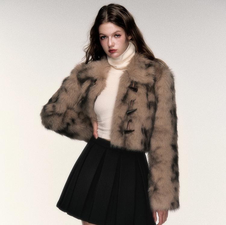 Amber Sand Brown Vintage Faux Fur Coat for Women - Short Winter, High-End Imitation Fox Fur. One Size
Amber Sand Brown Vintage Faux Fur Coat for Women - Short Winter, High-End Imitation Fox Fur. One Size