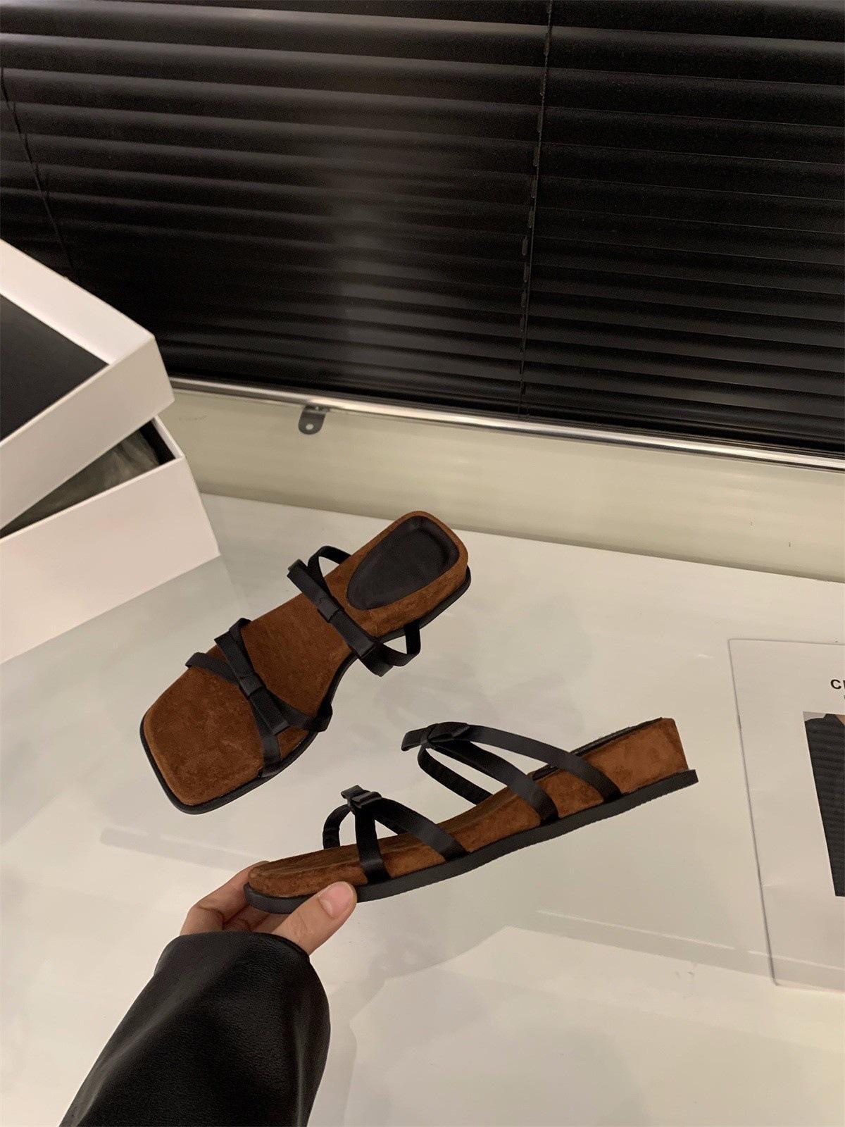 Wedge heel bow cool slippers women s shoes wear 2025 new summer French temperament with skirt red sandals 35
Wedge heel bow cool slippers women s shoes wear 2025 new summer French temperament with skirt red sandals 35