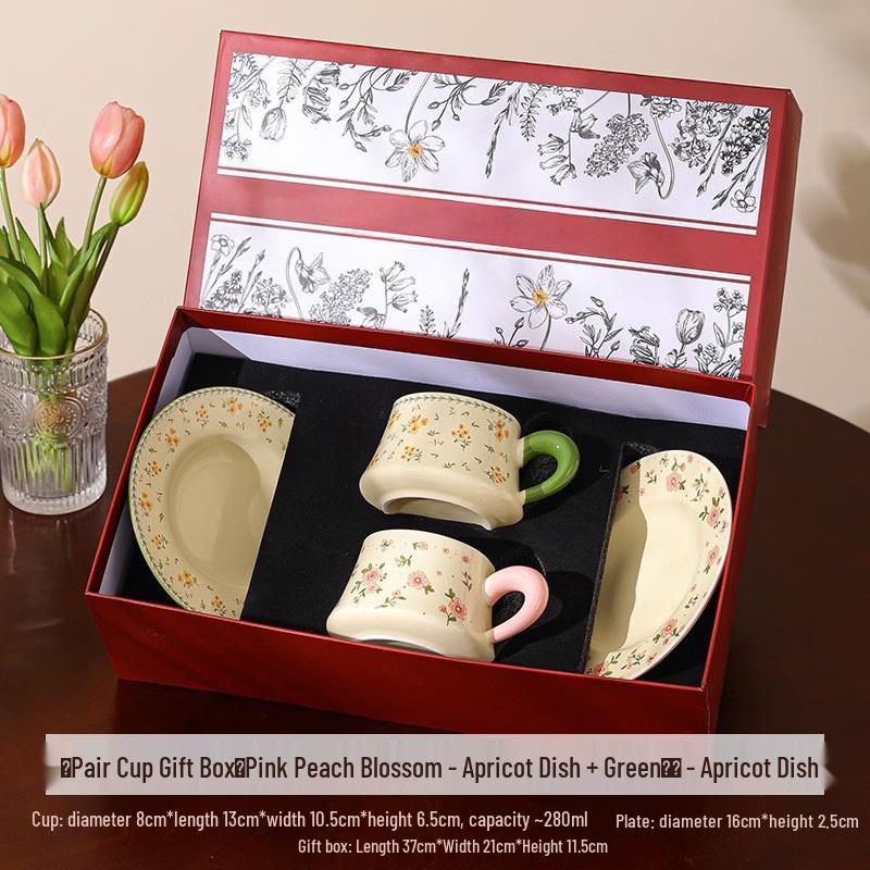 Ru Han European Bone China Teacup and Saucer Set
Ru Han European Bone China Teacup and Saucer Set