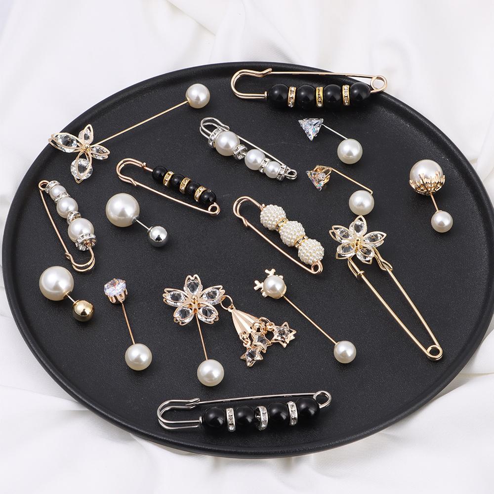 Clothes Collar Anti-Light Open Bottom Lapel Pin Pearl Brooch Badge Buckle Tightening Waistband
Clothes Collar Anti-Light Open Bottom Lapel Pin Pearl Brooch Badge Buckle Tightening Waistband
