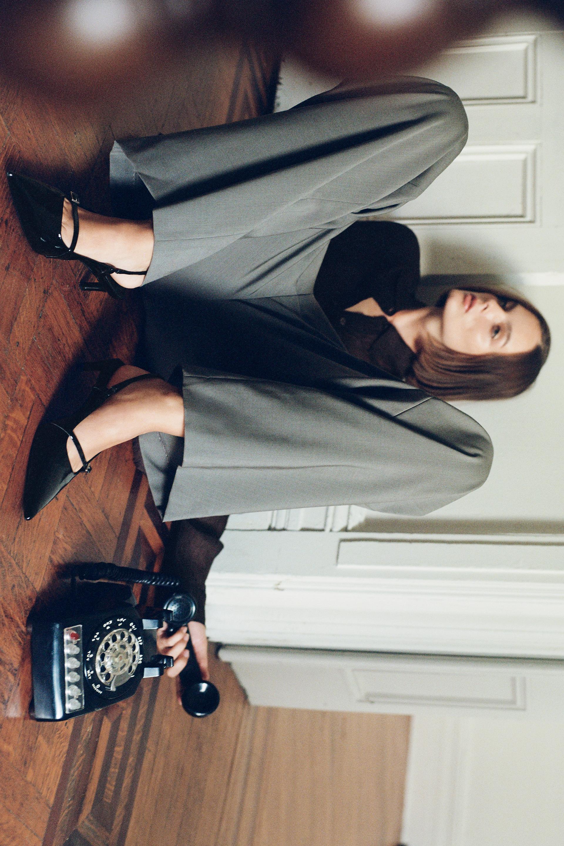 ТУФЛИ С РЕМЕШКОМ НА ПРЯЖКЕ
ТУФЛИ С РЕМЕШКОМ НА ПРЯЖКЕ