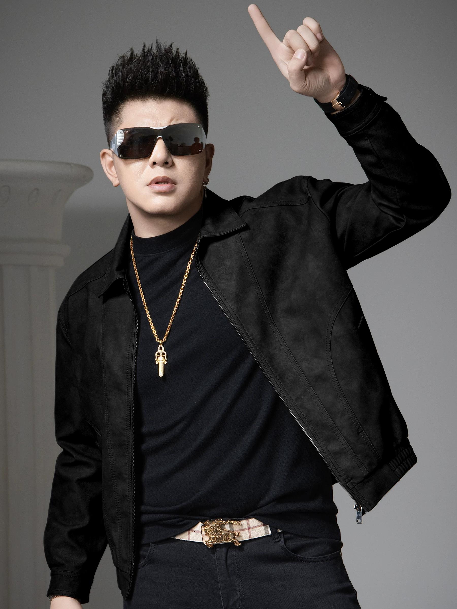 European Trendy Brand Men s Leather Jacket with Lapel Collar, 2025 New Autumn Style, Cool Biker Jacket, Windproof American-Style Leather Jacket L чёрный
European Trendy Brand Men s Leather Jacket with Lapel Collar, 2025 New Autumn Style, Cool Biker Jacket, Windproof American-Style Leather Jacket L чёрный