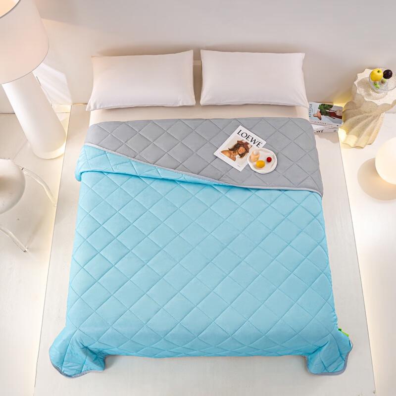 Woerju Glacier Blue Summer Cooling Comforter
Woerju Glacier Blue Summer Cooling Comforter